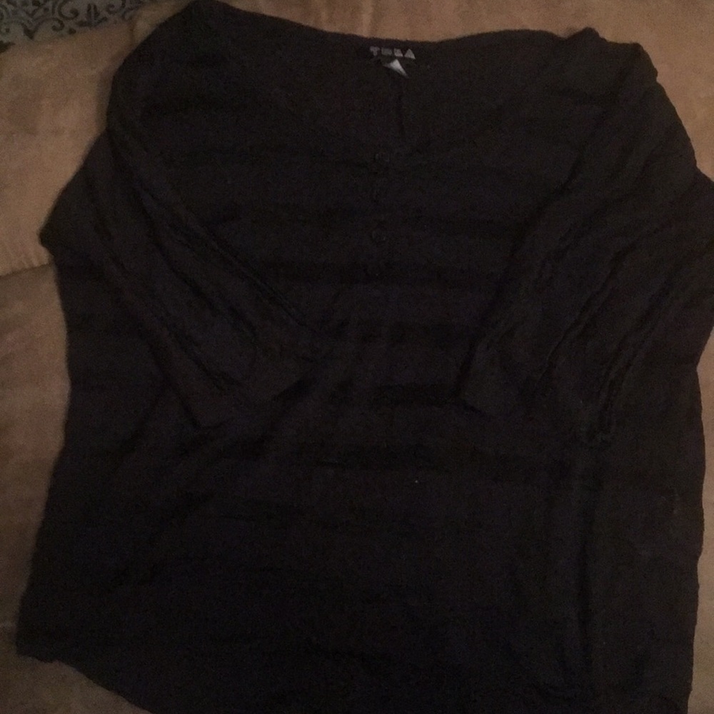 edgy baseball cut tshirt. urban outfitters
